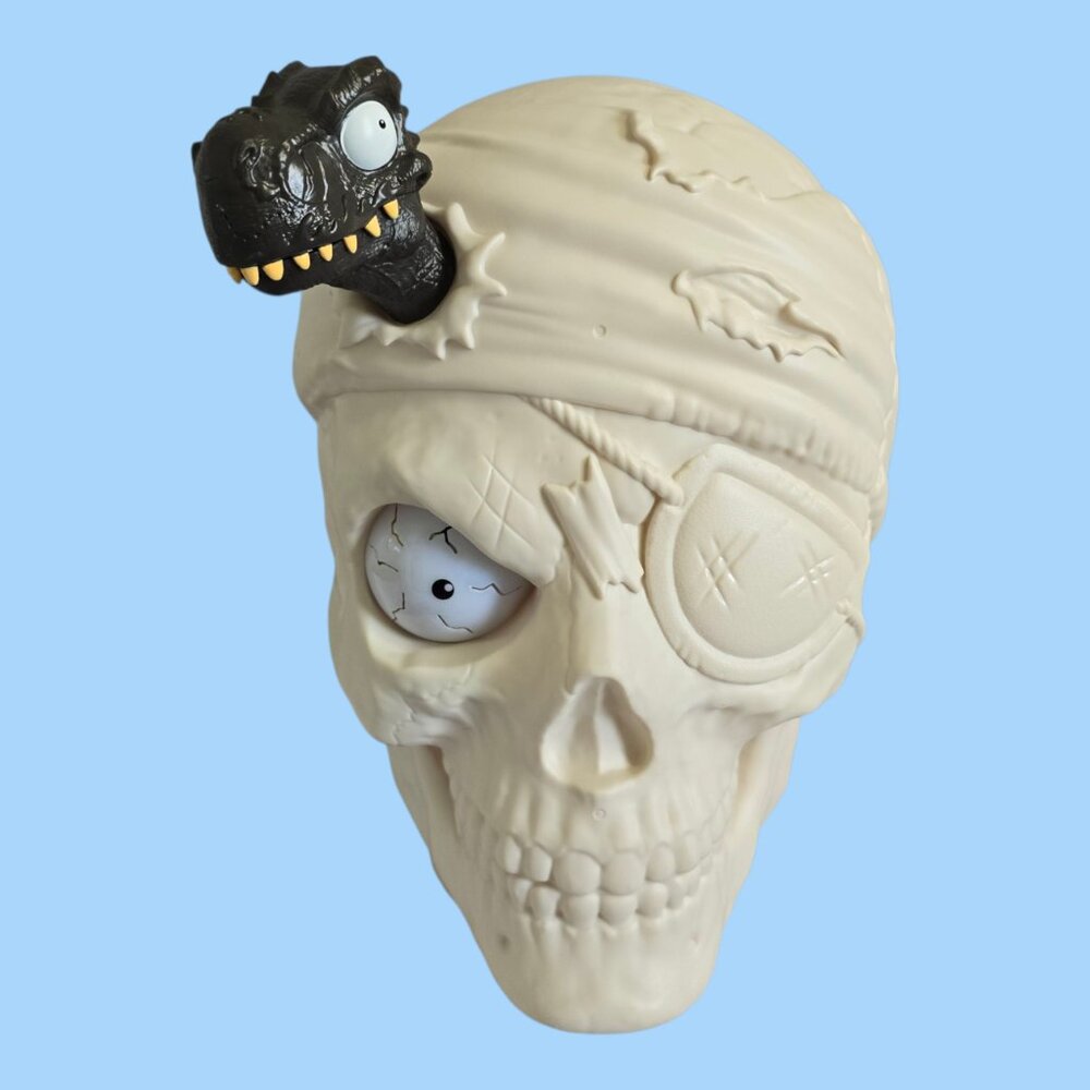 ZURU Smashers Dino Island Light & Sound Talking Skull Empty Container Halloween